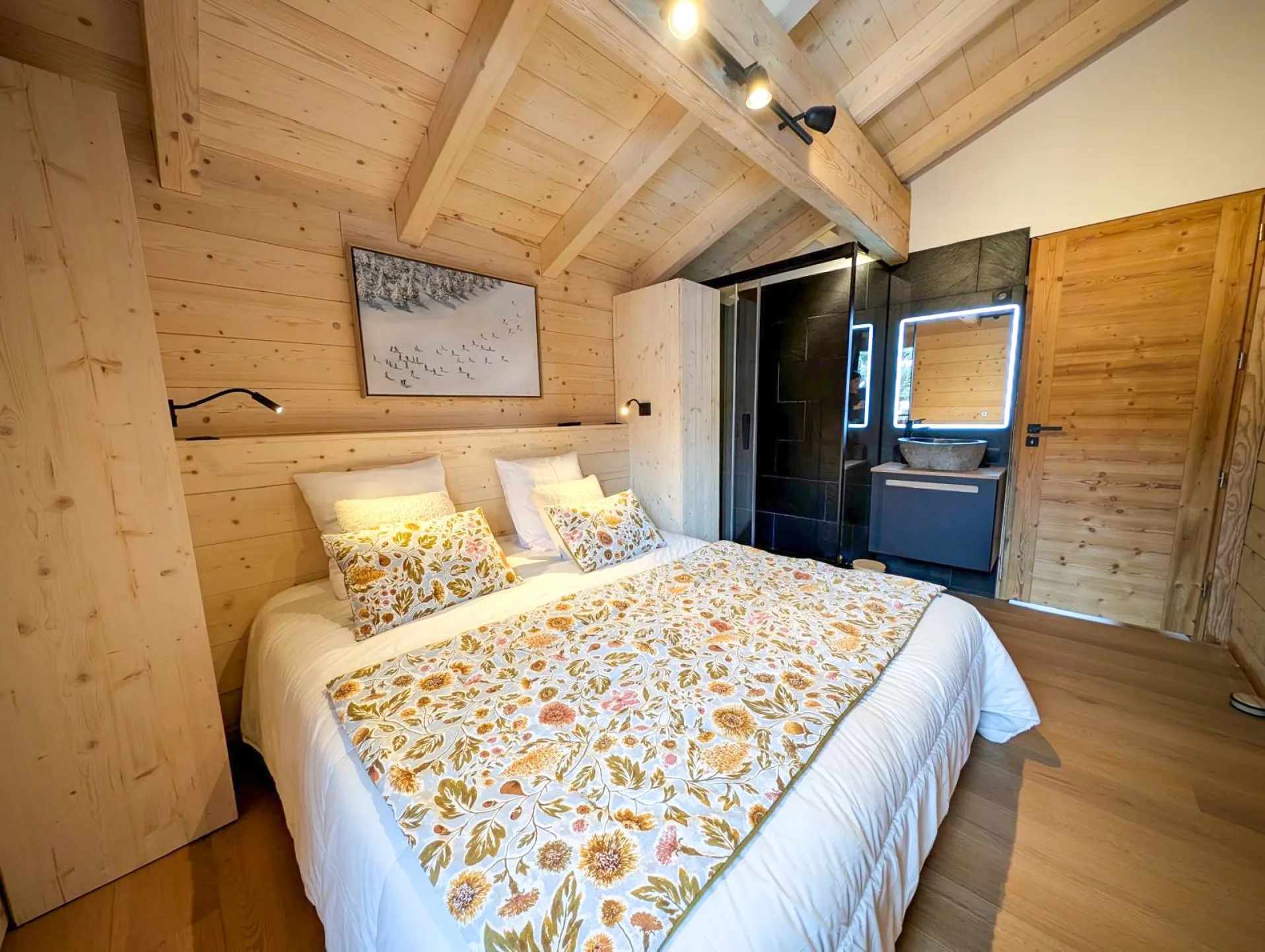 chambre avec lit en 180 ou 2 lits en 90 avec salle de douche privative