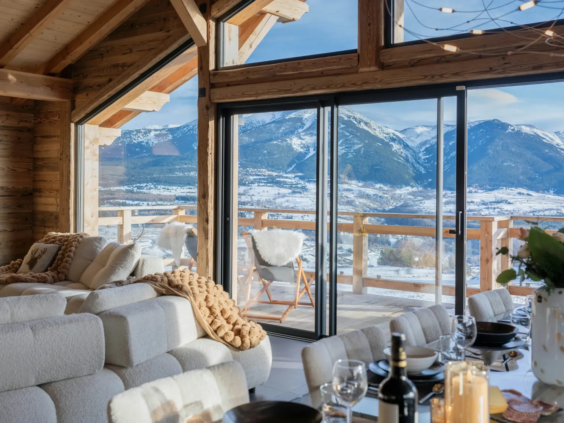 Salon avec terrasse et vue