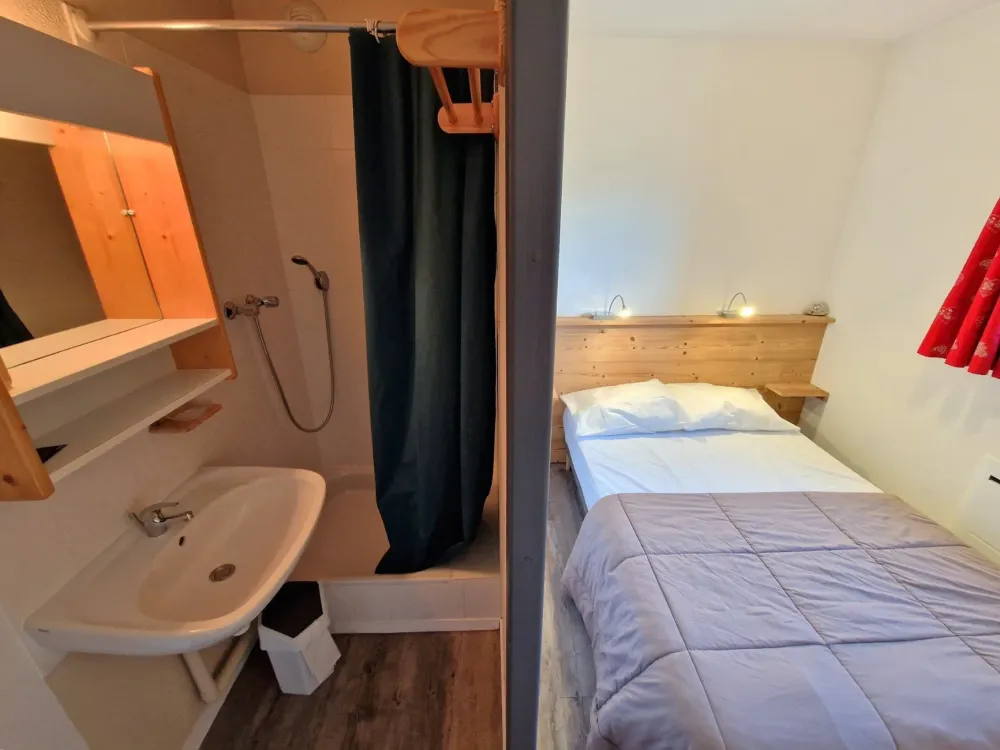 3 pièces +cabine 8/10 personnes coeur station 55m²