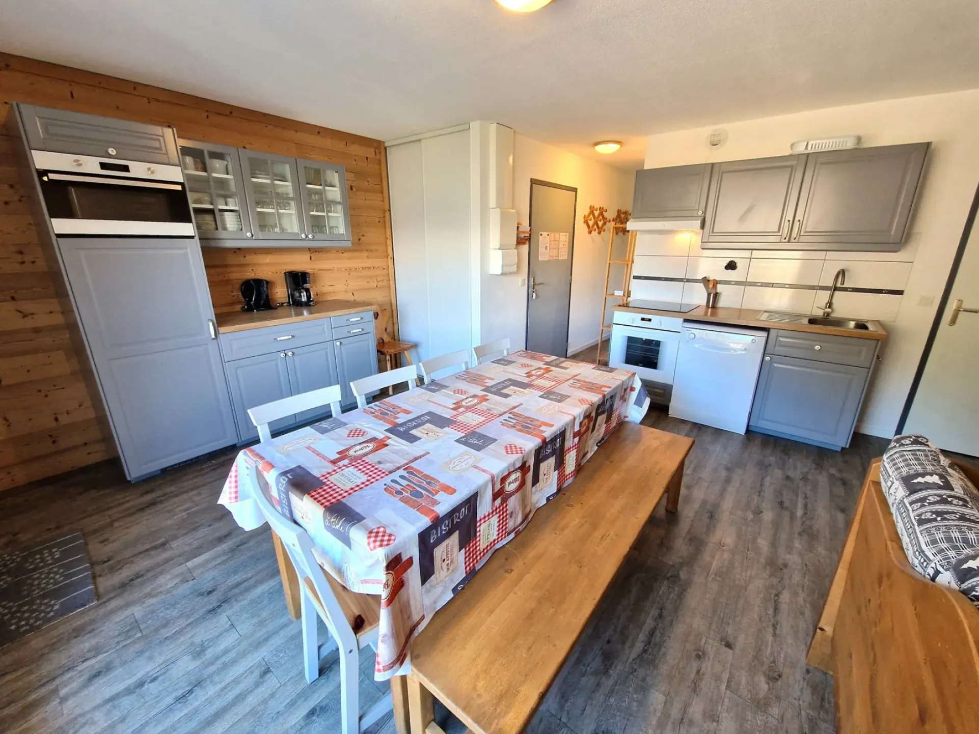 3 pièces +cabine 8/10 personnes coeur station 55m²