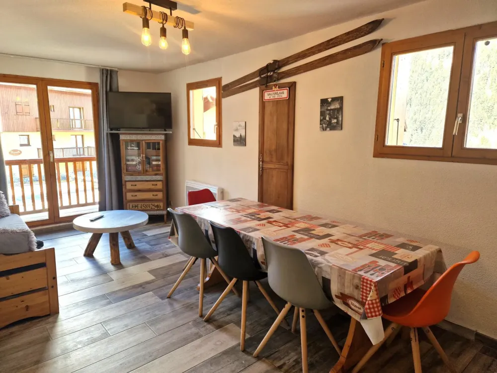 4 pièces 6/8 personnes 48m²