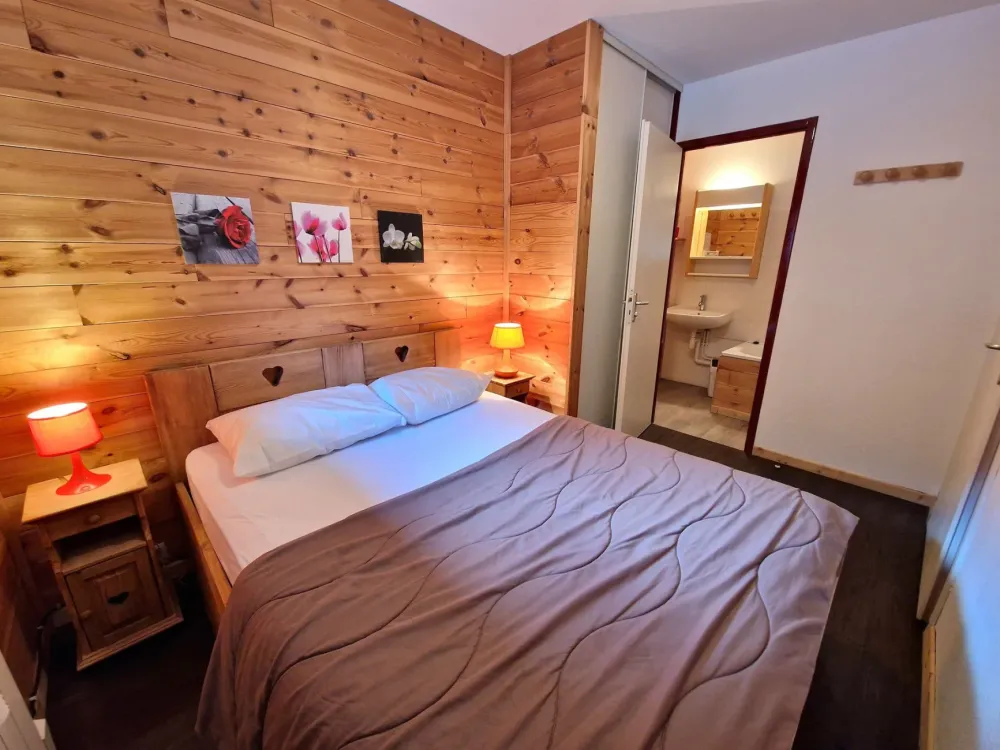 2 pièces+cabine 6/8 personnes coeur station 42m²