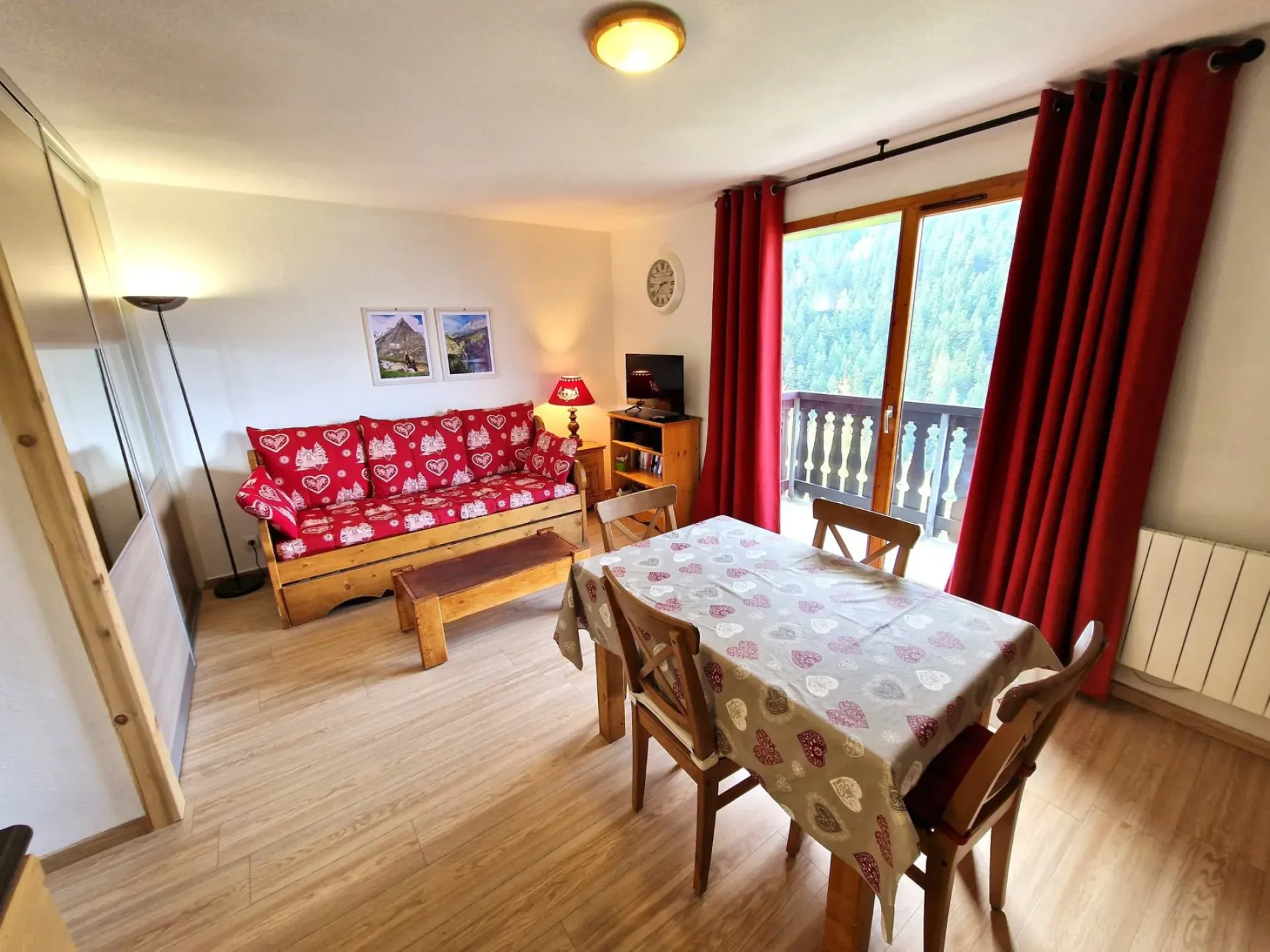 2 pièces +cabine 6/8 personnes coeur station 42m²