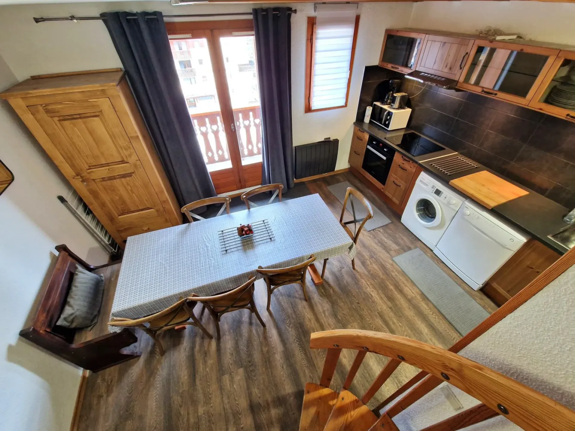 4 pièces +cabine 6/8 personnes coeur station 50m²