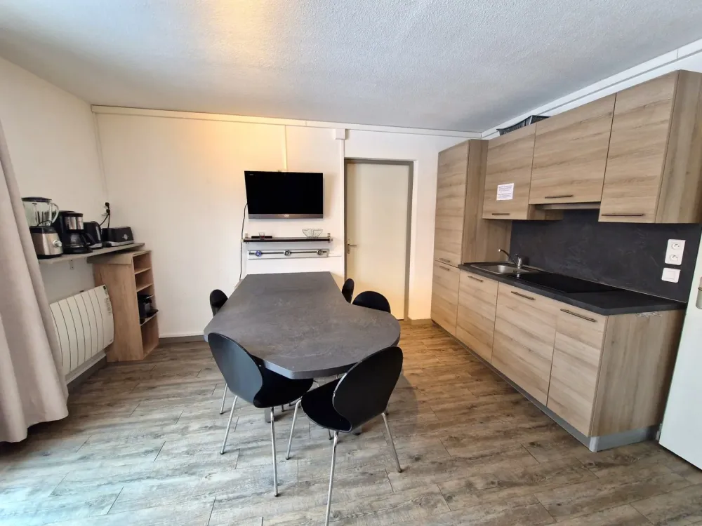 2 pièces + cabine 6 personnes coeur station 42m²