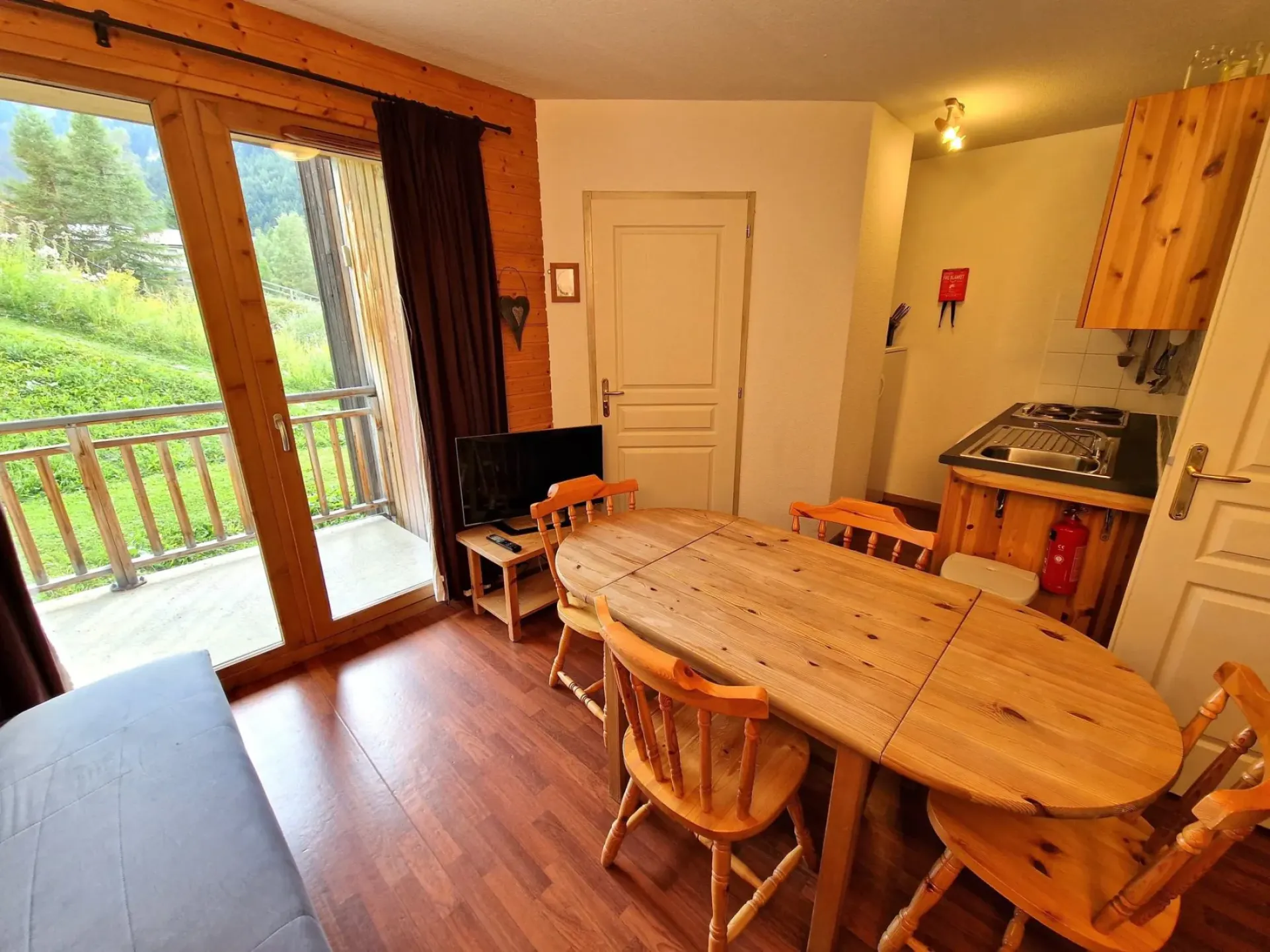 2 pièces+cabine 4/6 personnes bien placé