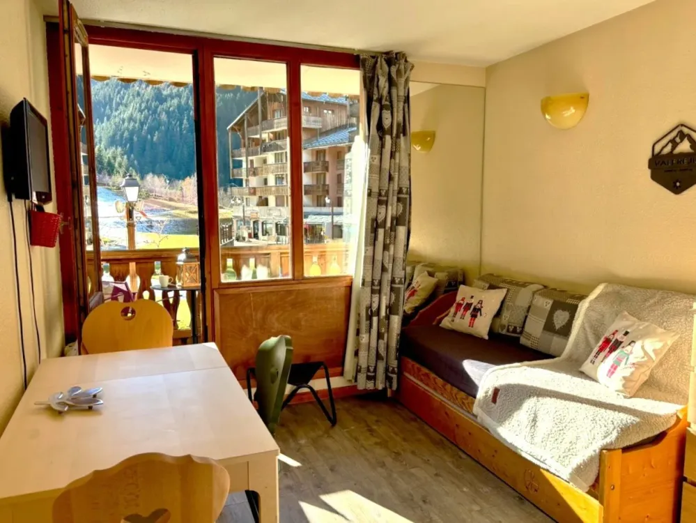 Studio 3 personnes en plein coeur station 19m²