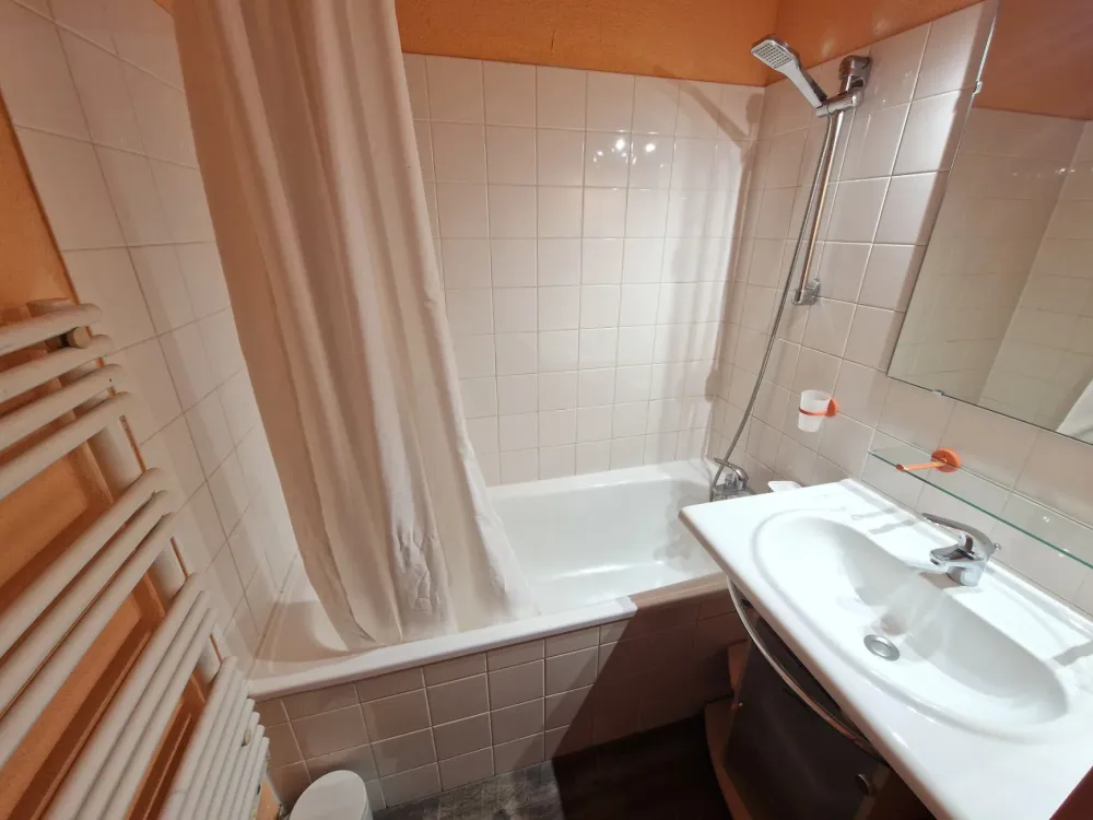 Studio 4 personnes coeur station 20m²