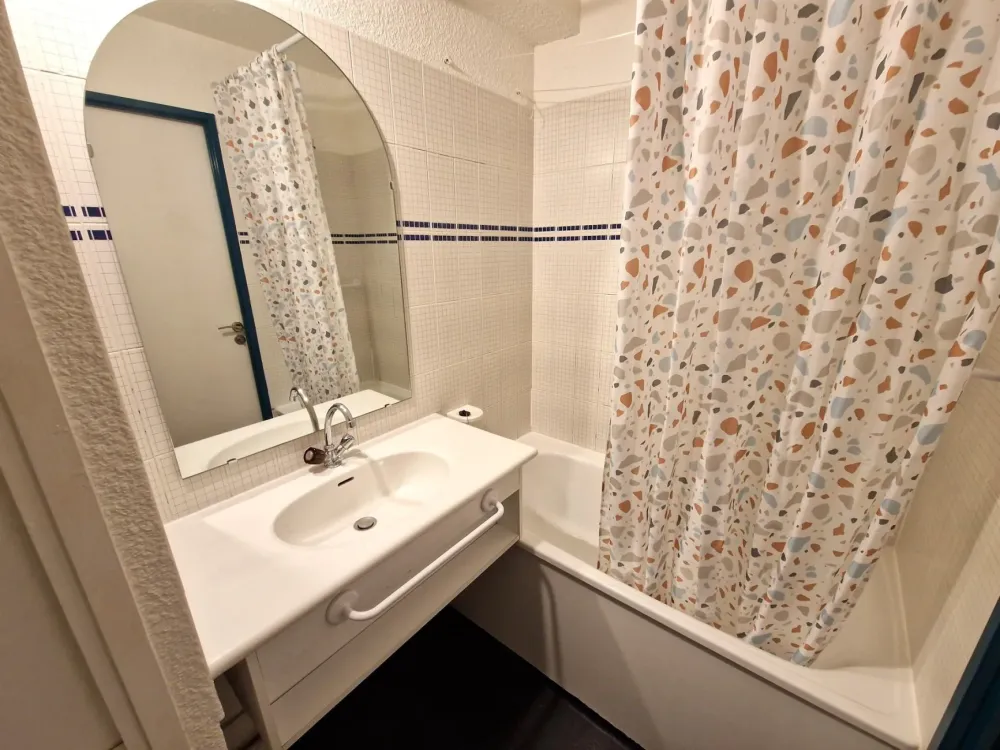Studio 3 personnes en plein coeur station 19m²