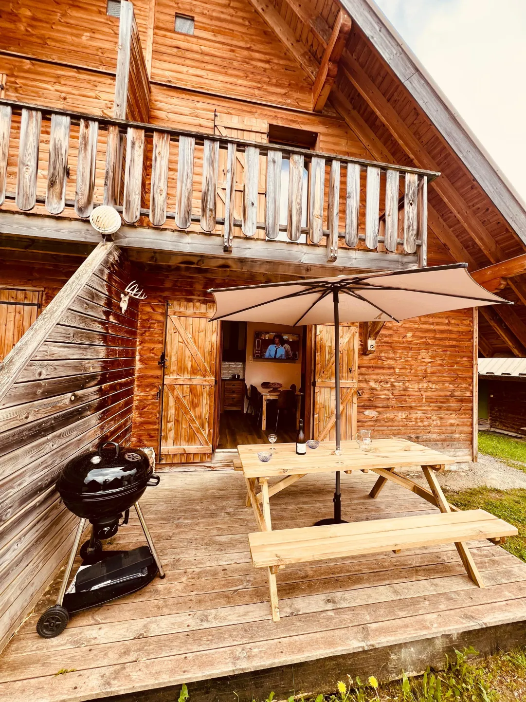 Chalet cosy les flocons du soleil, 6/9 personnes, piscine et spa.