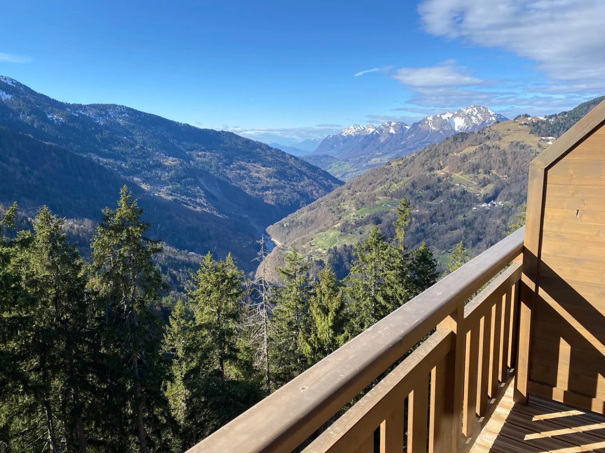 Vue de la terrasse en été