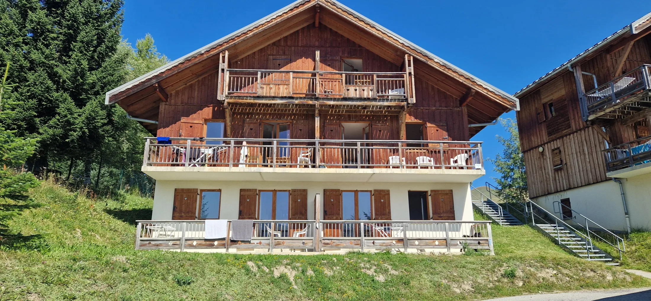 Appartement en bas à gauche