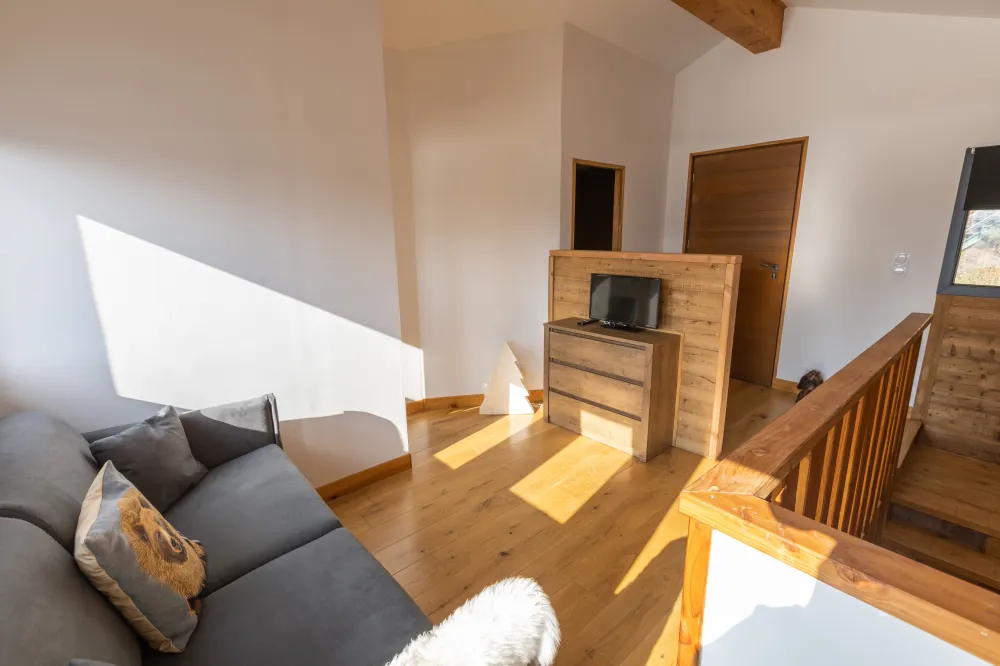 Chalet spa/piscine chauffée, vue lac, accès pistes de ski, brasero, classé 5*