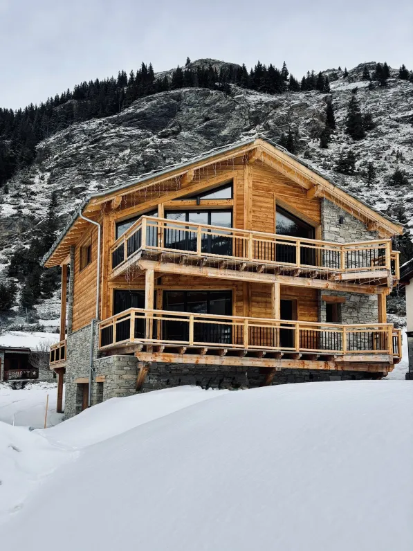 Chalet 5 étoiles- neuf -bioclimatique - pour un confort optimal