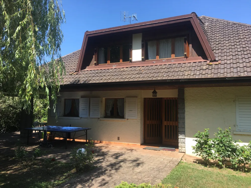 Grande villa , piscine, 20 mn de stations de ski, 5 mn du lac léman
