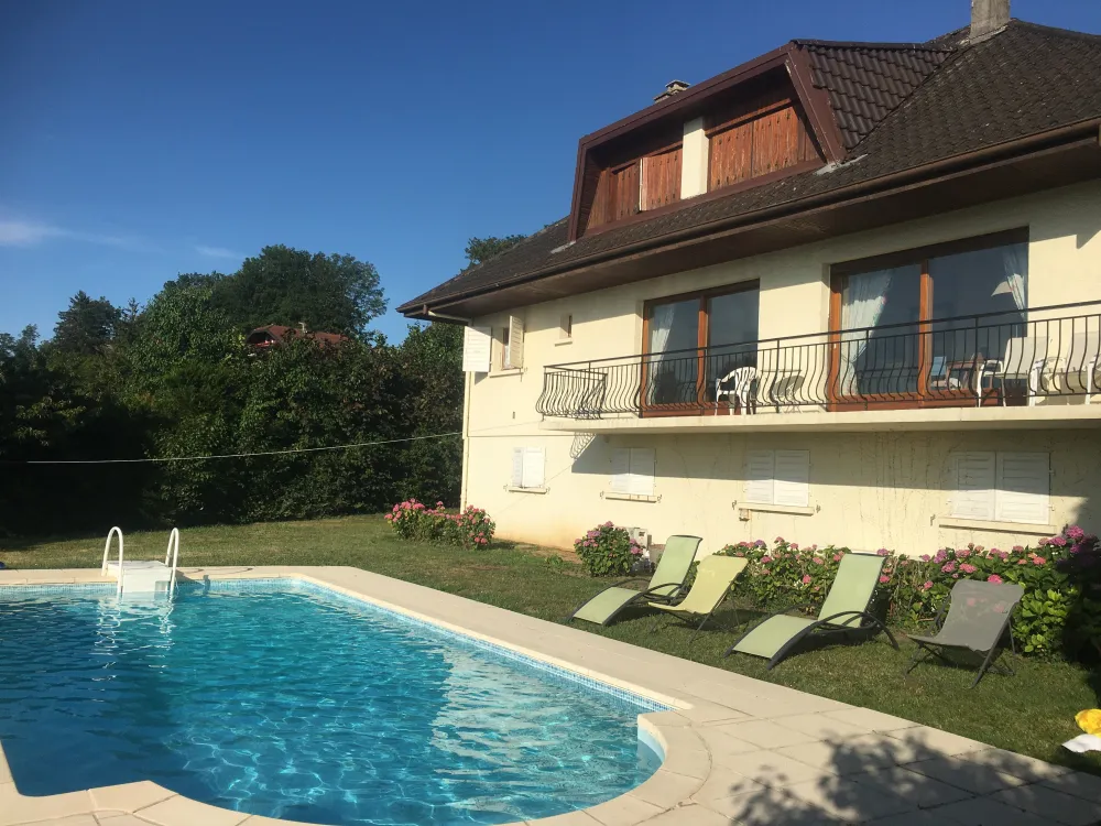 Grande villa , piscine, 20 mn de stations de ski, 5 mn du lac léman