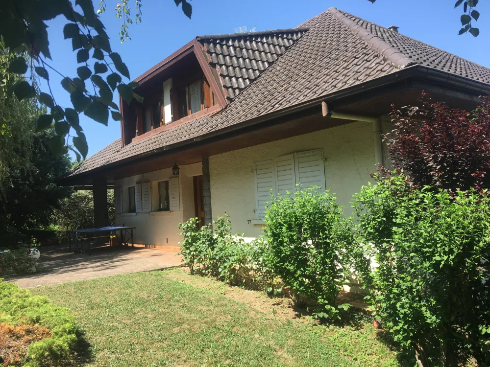 Grande villa , piscine, 20 mn de stations de ski, 5 mn du lac léman