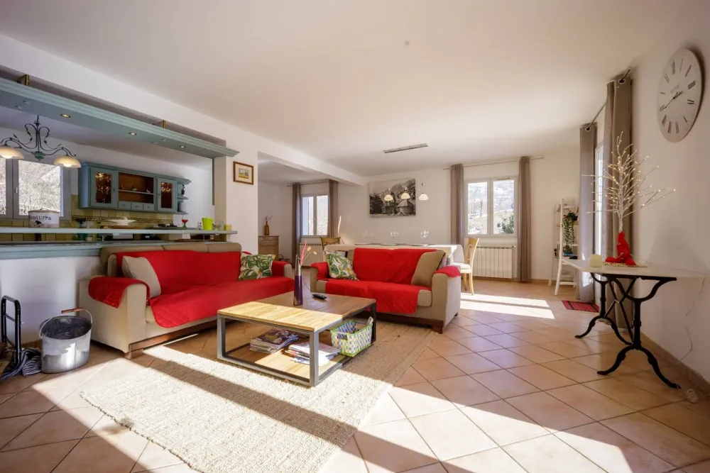 Maison pour 10 personnes genos, proche lac wifi garage