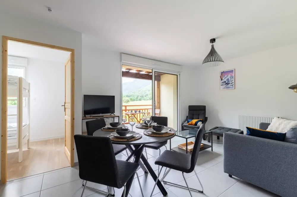 Genos appartement 4 personnes proche lac wifi