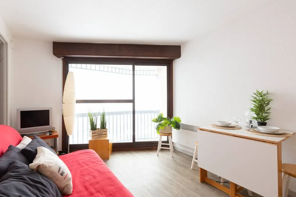 Appartement 6 personnes proches pistes de skis pla d'adet-wifi inclus