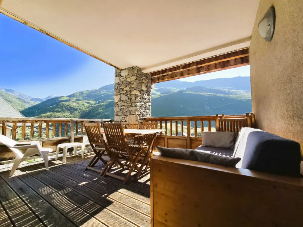 Prestige 3 vallees les menuires les bruyeres ski aux pieds 8 personnes  83 m2 possible 12 pers 2 appartements