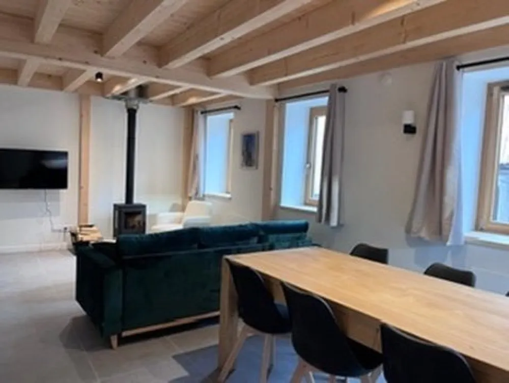 Épidote – grand duplex 6 personnes dans une maison de village rénovée, skiroom chauffé & vue sur le glacier