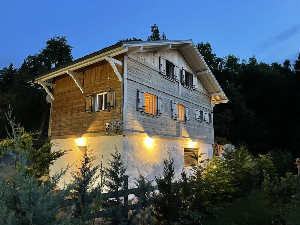 Photo principale du chalet en été