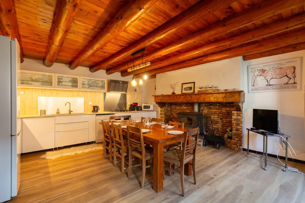 Maison pour 8 personnes genos, proche lac wifi gratuit