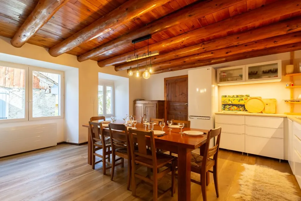 Maison pour 8 personnes genos, proche lac wifi gratuit
