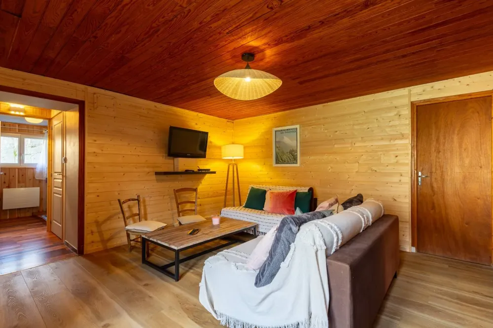 Maison pour 8 personnes genos, proche lac wifi gratuit