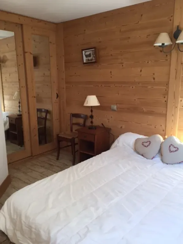 chambre du rdc avec sdb et wc