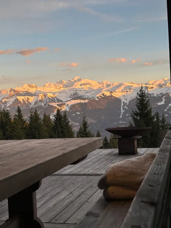 Rare : chalet isolé vue imprenable mont blanc & aravis - entouré de forêt – 6 pers