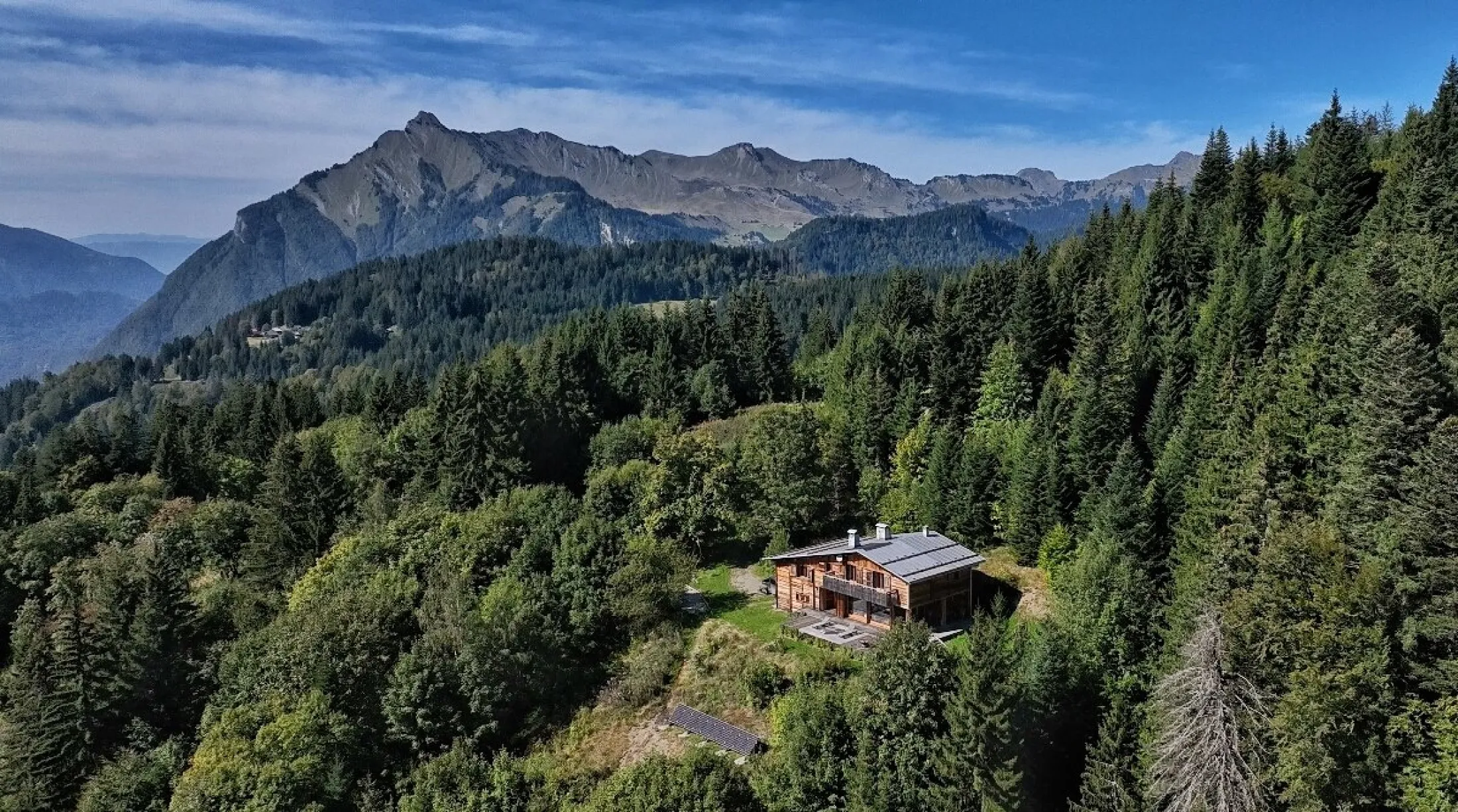 Rare : chalet isolé vue imprenable mont blanc & aravis - entouré de forêt – 6 pers