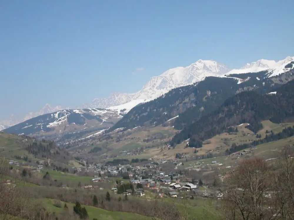 vue sur la chaine du MONT BLANC depuis le haut de la ferme