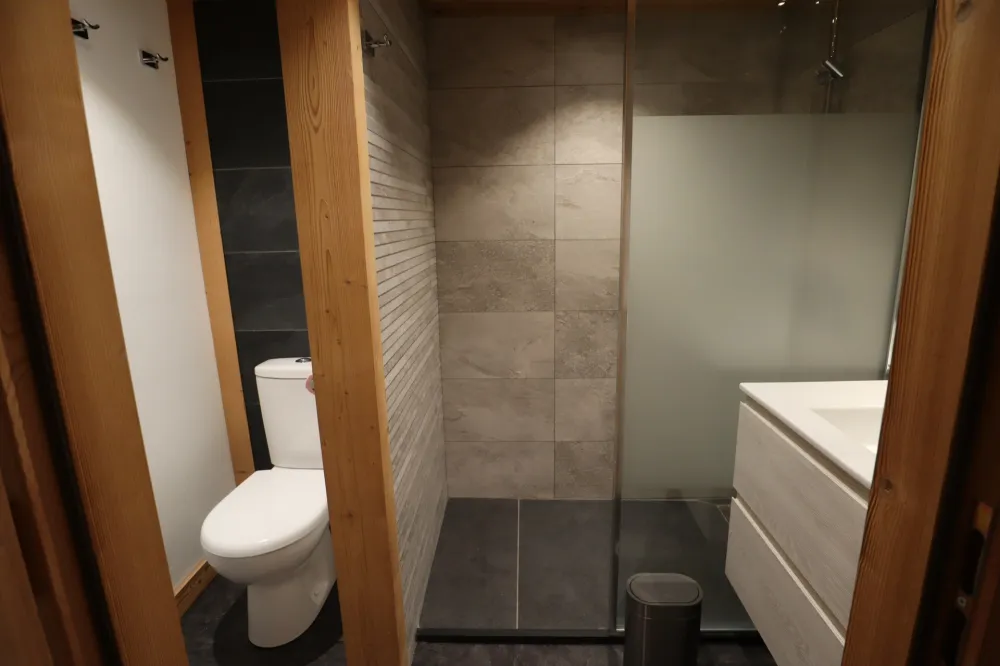 Studio plein centre, pied des pistes, wifi,parking