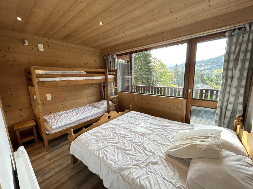 Appartement entièrement rénové, à quelques mètres