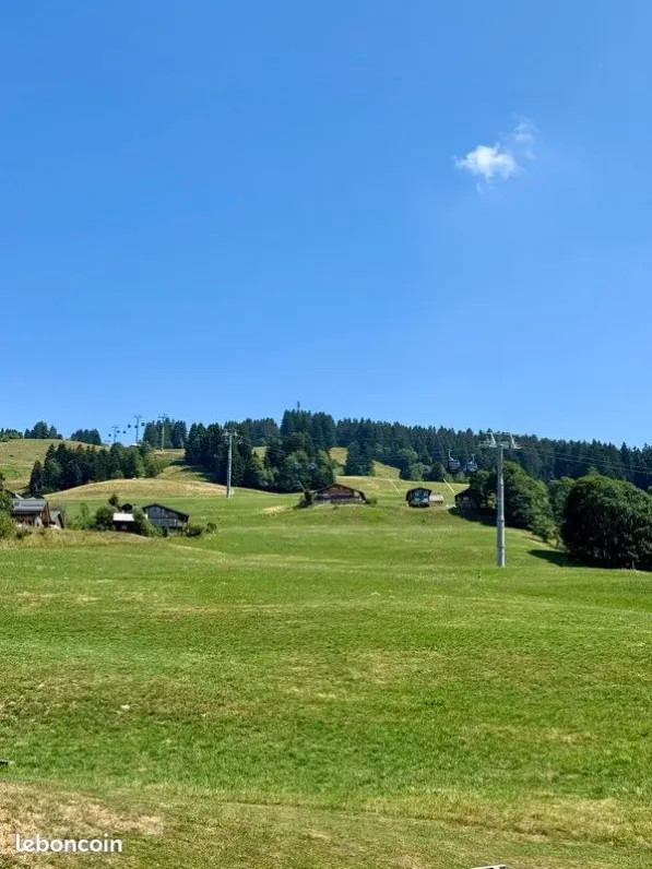 Appartement 6 pers. neuf, skis aux pieds, centre du village — crest-voland