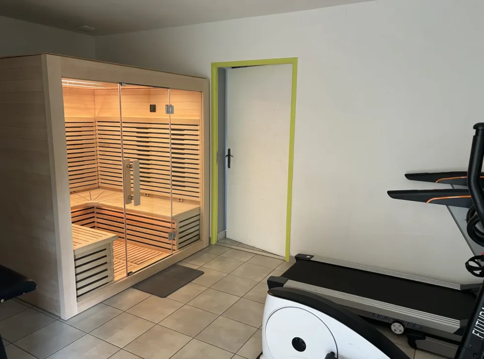 Gite multriman piscine intérieure sauna sports jeux