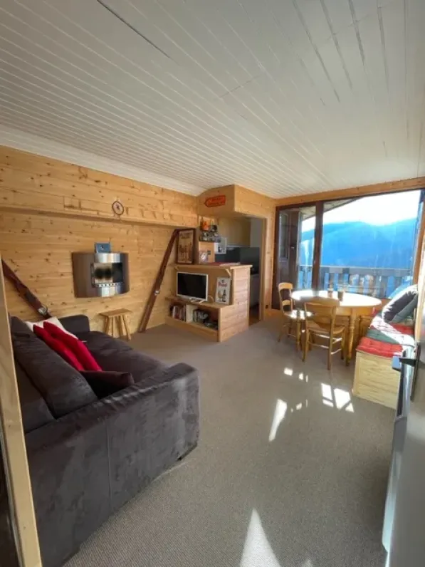 Samoëns 1600 - location 6 couchages avec balcon et vue sur le massif