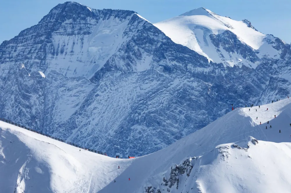 Domaine Paradiski, La Plagne et les Arcs - 425 km de pistes - 70% du domaine à plus de 2.000 mètres - 130 remontés pour 264 pistes –