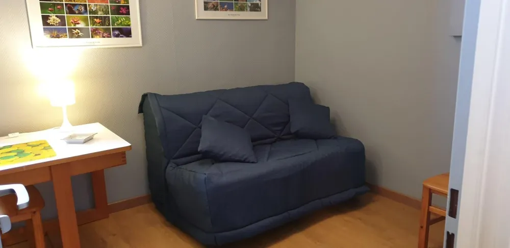 BZ en 140 avec matelas proposant un excellent couchage. Ce sont nos locataires qui le disent !