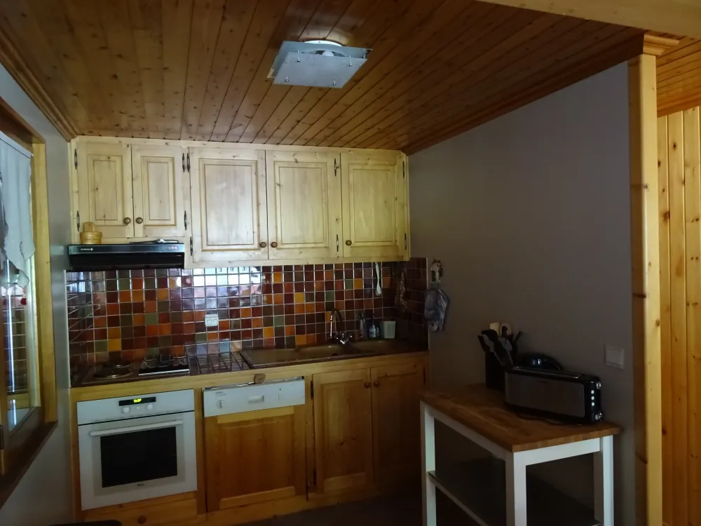  cuisine  équipée     fenêtre à l'ouest