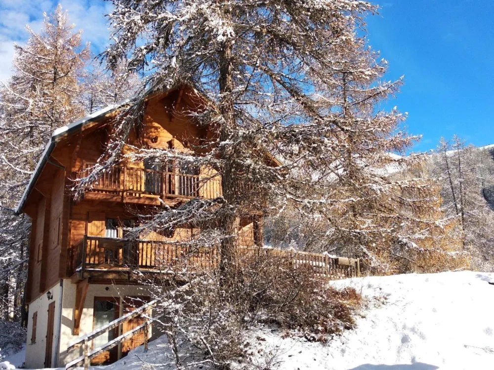 Les orres, front de neige de prébois : chalet trolle 3 pers, pied des pistes et skis aux pieds !