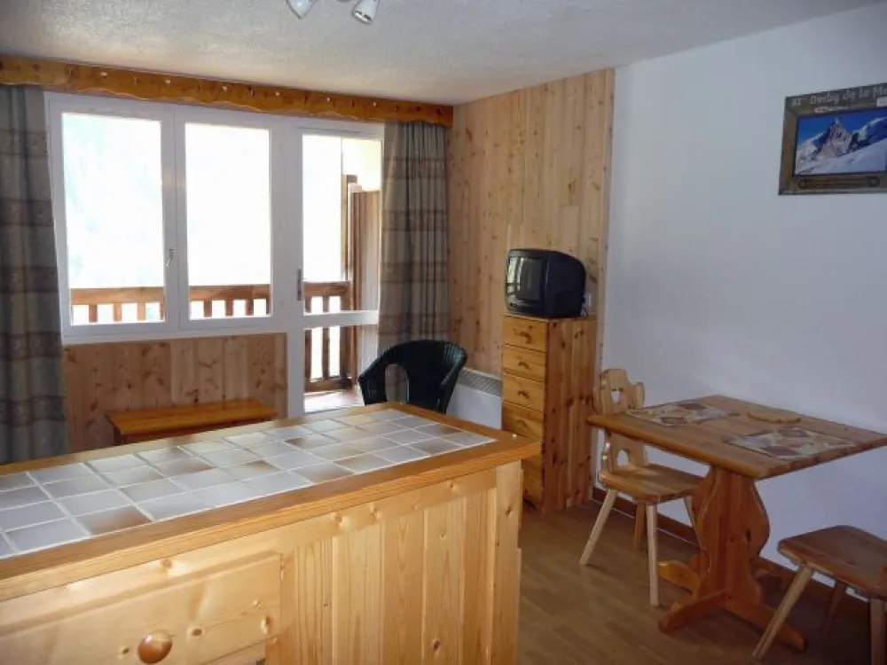 vue depuis la cuisine sur le balcon