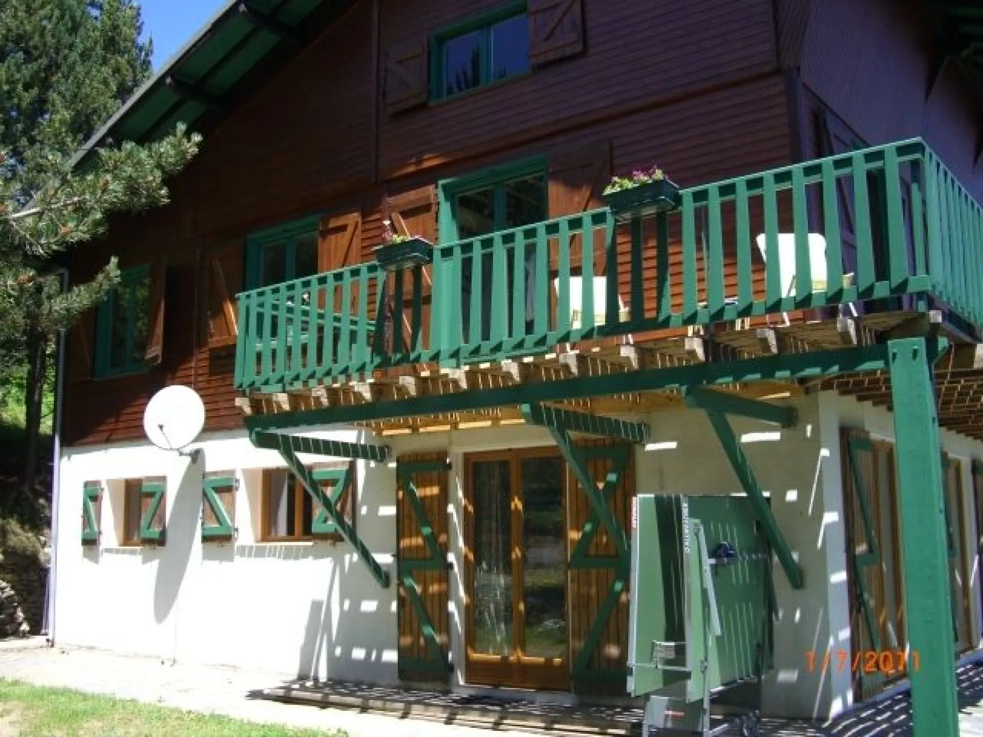 Vue du chalet côté Sud prise en Eté.