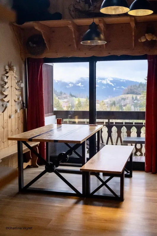 Vue sur les Aravis de la salle