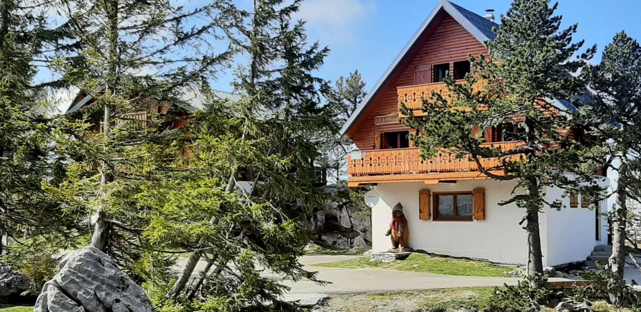 CHALET LE LAPIAZ APPARTEMENT 9 PLACES ETAGE   VERSION ETE