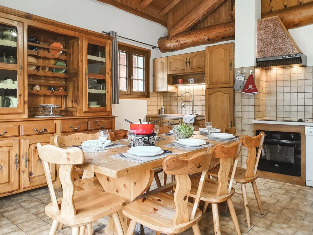 Coin cuisine très bien équipé... Une fondue ça vous dit ?