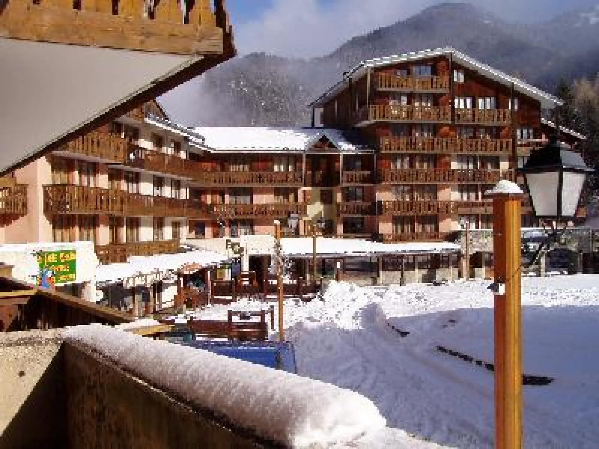 VUE SUR LA PLACE DU THABOR