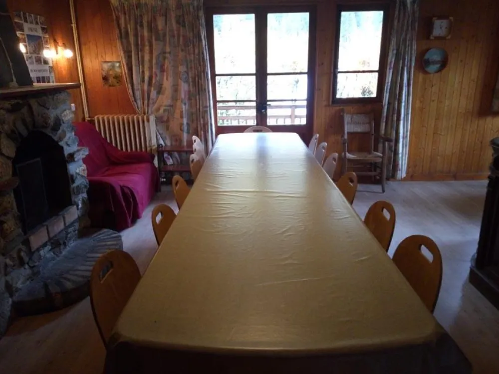 Salle à manger en "L" : grande partie - CHEMINEE NON UTILISABLE uniquement décorative